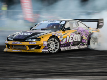 Drift Allstars Rīgā uzvar lidojošais soms Rintanens, otrais pārsteidzoši Jēkabsons (FOTO, VIDEO)