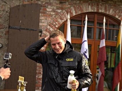 Skaistā cīņā rallijsprintā 'Kalnamuiža 2014' uzvaru izcīna Ķenavs/Cimdiņš (FOTO)