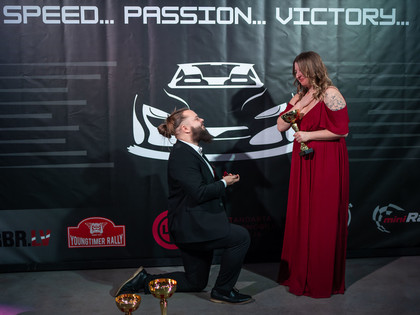 LAF SAK apbalvošanas ceremoniju papildina īpašs brīdis – izskan bildinājums