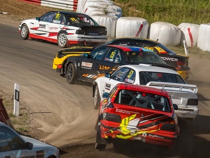 Latvijas–Lietuvas titulu liktenis izšķirsies nakts rallijkrosā Biķerniekos