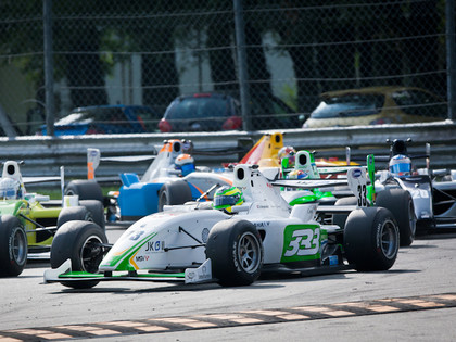 Haralds Šlēgelmilhs Formula 2 sacīkstes noslēdz devītajā vietā