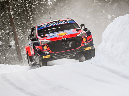 Kupenām un notikumiem bagātajā Lapzemes WRC Shakedown posmā ātrākais Tanaks