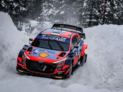 Pēc Lapzemes WRC rallija pirmās dienas līderis Tanaks, Grjazins otrais WRC2 klasē