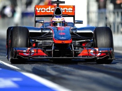 F1 ierodas Eiropā, ātrākais treniņos Batons