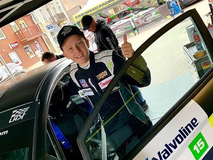 Bijušā WRC pilota Armīna Švarca 15 gadus vecais dēls sāk savas rallija gaitas Latvijā