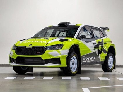 Mikelsens debitēs pie jaunās 'Škoda Fabia RS Rally2' automašīnas stūres