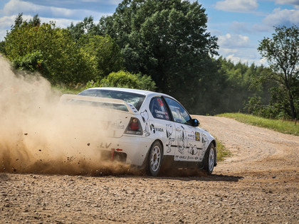 Pirmais rallijsprints mājās – divas Madonas novada ekipāžas startēs Cesvainē