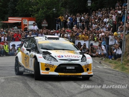 Kubicam pārliecinoša uzvara Itālijas rallijā (VIDEO)