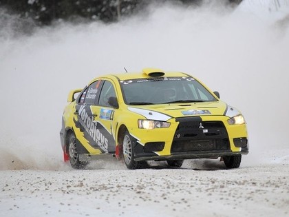 Rallija laikā nav droši ēst šašliku (VIDEO)