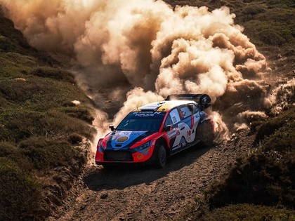 Ots Tanaks izrauj uzvaru Sardīnijas WRC