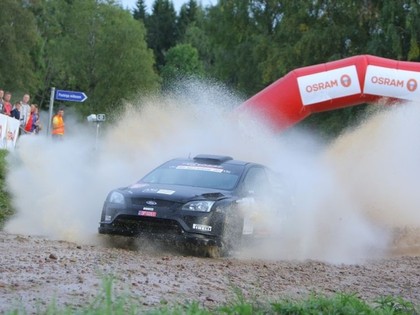 Rallija Kurzeme pirmajā dienā dominē igauņi, vadībā Gross