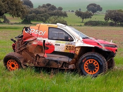 Lēbs izmanto konkurentu problēmas un uzvar Portugālē, Lateganam avārija (VIDEO)