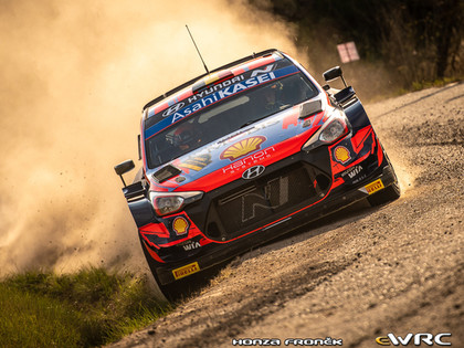 Noivils izcīna uzvaru Spānijas rallijā, WRC čempions tiks noskaidrots Moncā
