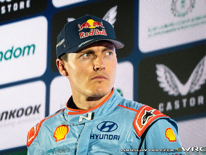 Formo pēc Saūda Arābijas WRC par apdzīšanas manevru saņem bargu naudas sodu