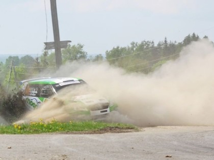 LĪDZJUTĒJU FOTO: Haralda Šlēgelmilha kūlenis Talsu rallijā
