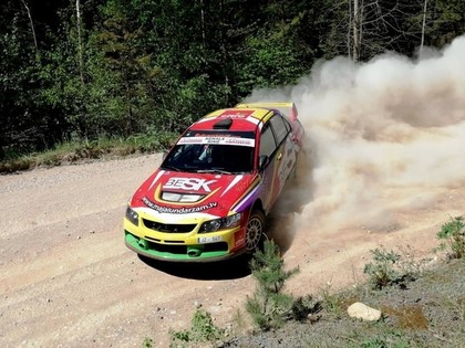 Bergmanis: Pēc tādas pauzes atkal izbraukt ar rallija mašīnu bija liels kaifs (VIDEO)