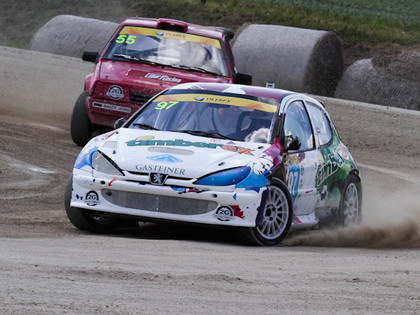 Latvijas čempionam līdz pirmajai uzvarai rallijkrosā pietrūkst pussekunde