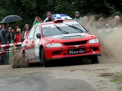 Rallijsprintā Kurzeme uzvar Bremze, Bergmaņiem atsaka bremzes, Skakauskiem iztraucē suns