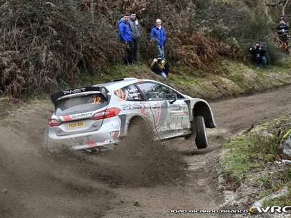 Pēc Portugāles rallija pirmās dienas Sesks cieši seko bijušajam WRC pilotam Mīkem