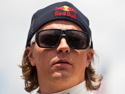 Raikonens viesojas „Williams” komandas mītnē, baumo par viņa atgriešanos F1