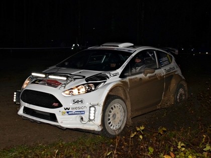 Sāremā rallija pirmo dienu vadībā noslēdz Timu Korge