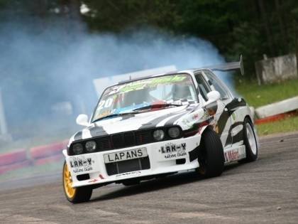 PRO driftā uzvar Lapāns, bet šī gada čempions – Eglīte (video)
