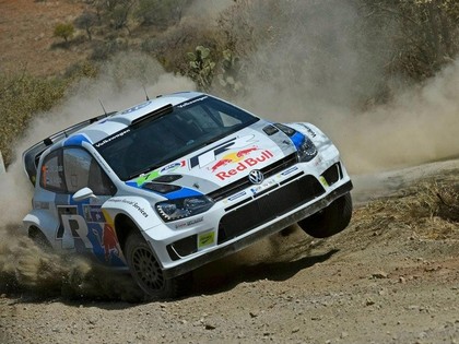 Meksikas rallijā vadībā izvirzās Ožjē, Bloks atkal sasveicinās ar apmalēm