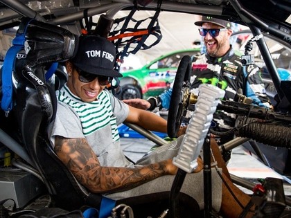 Divkārtējais F1 čempions grib izmēģināt spēkus rallijā
