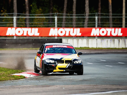 Matīss Mežaks 'BMW 325 CUP' klasē trešais 'Motul Grand Prix' sacīkstēs Biķerniekos