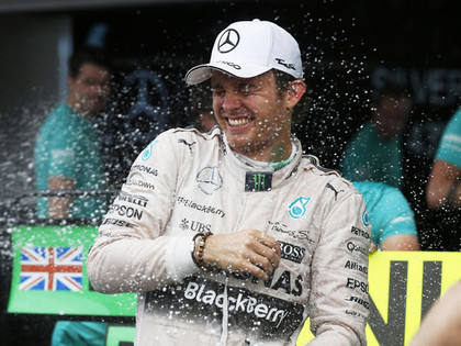 Rosbergs pārspēj Hamiltonu, Fetelam neraksturīga avārija (FOTO)