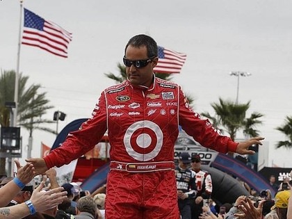 Bijusī F1 zvaigzne Huans Pablo Montoija izmests no NASCAR komandas