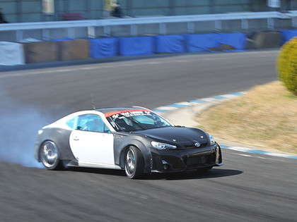 Kas notiek, kad sakrusto jauno Toyota 86 un Lexus IS-F? (VIDEO) 