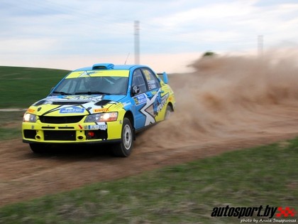 Vecvagara ekipāža uzvar Baltkrievijas rallijā, starp līderiem arī pārējie latvieši (VIDEO)