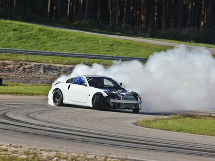 Latvijas jaudīgākais drifta auto atdzimst jaunā veidolā (FOTO)