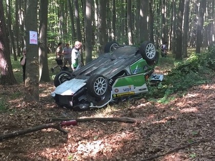 Sirmacim/Šiminam iespaidīga avārija Čehijas ERČ rallijā (FOTO)
