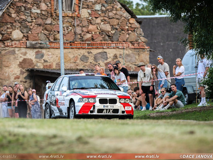 'Pirelli' apbalvo ātrākās ekipāžas 'RADEX Rally Talsi' rallijsprintā un vēsturisko auto ieskaitē