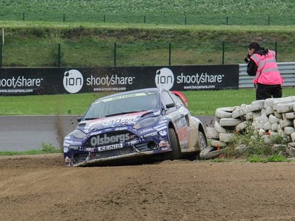 Jānis Baumanis līderis pēc pirmās dienas Beļģijas rallijkrosa posmā, Nitišs piedzīvo sadursmi (FOTO)