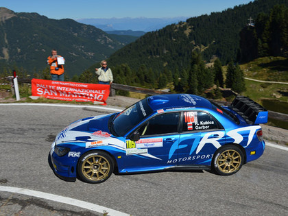 Kubica turpina krāt uzvaras rallijā (VIDEO)
