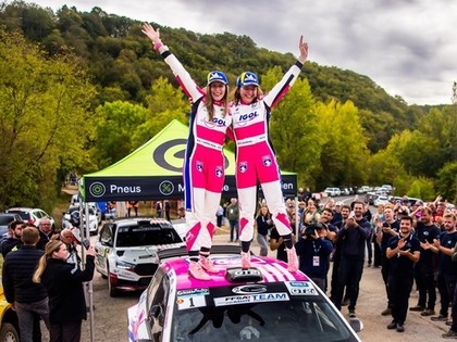 Franču dāmu ekipāža sasniedz vēsturisku panākumu Francijas rallija čempionātā