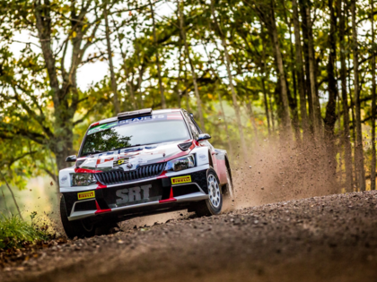 Grjazins līderis pēc Rally Liepāja pirmās dienas, pilsētas posmā smagas avārijas (FOTO)