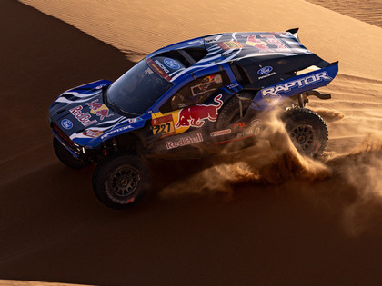 Dakaras rallijā līderiem tehniskas problēmas un kļūdas, vadību pārņem Nani Roma