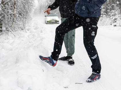 Lapi atklāj, kāpēc bargā salā trasi pieraksta iešļūcenēs (VIDEO)
