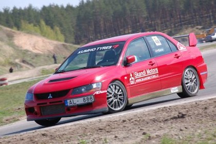 Vasaras autosprints sākas ar protestiem, pirmais 2500+ klasē Slava