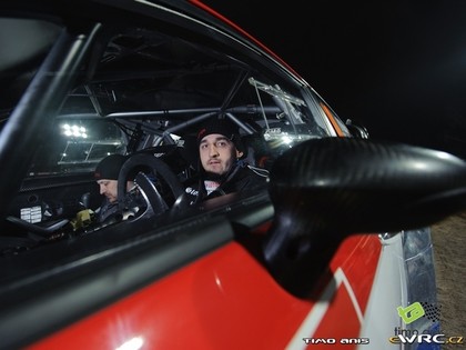 Kubica: Braucu tā, kā mana vecmamma iet uz lielveikalu (VIDEO)