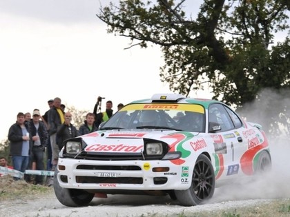 Toyota jau testē WRC automašīnu