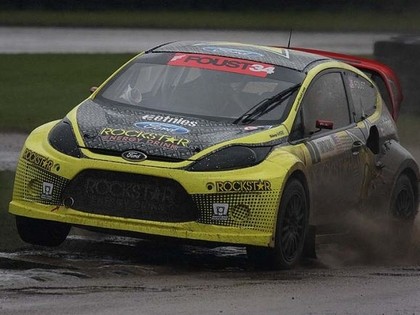 Dubļos un lietū sācies Eiropas rallijkrosa čempionāts (VIDEO)