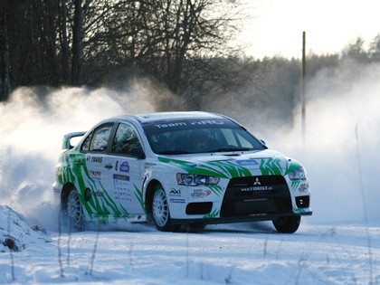 Startē Igaunijas rallijs, Vorobjovs un Plangi sola uzvarēt