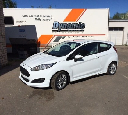 Anda Neikšāna 'Dynamic Sport' saņem jauno turbo 'Fiesta R2' (FOTO)