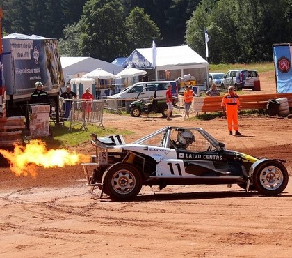 Latviešu autokrosisti Čehijā bez medaļām, Touring Car finālā finišē trīs braucēji (VIDEO)