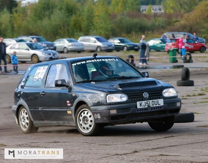 Spilves rudens kausa debijā uzvaru ar VW Golf izcīna Arvis Bērziņš 